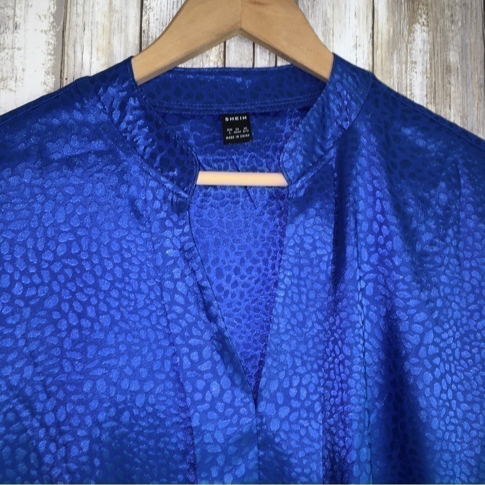 Shein Blue Oversized Snake Print Popover Blouse - Picture 3 of 4